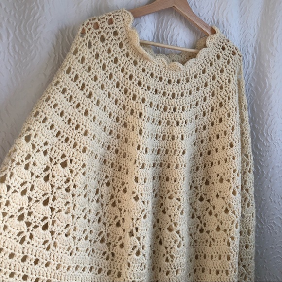 Handmade Cream Crochet Wool Knit Oversized Button Up Sweater Cape - Picture 6 of 15